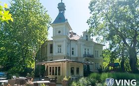 Jokai Villa